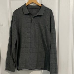 Van Heusen Charcoal long sleeve Shirt 
Size XXL
EUC, no holes or stains